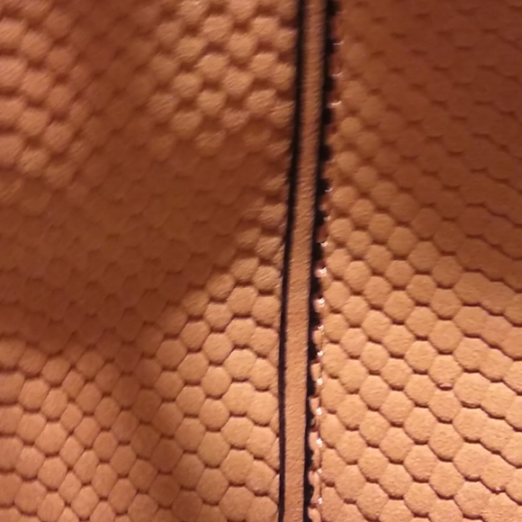 New ladies travel bag . - Picture 4 of 5